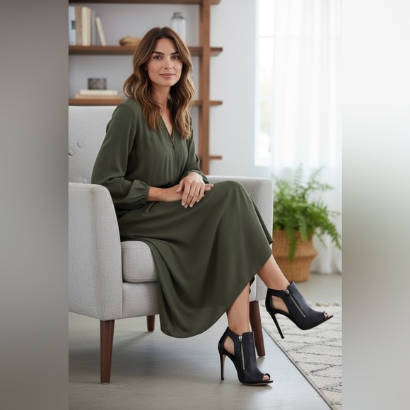 Michael Kors Clara Peep-Toe‎ Leather Pump Size 7 - Picture 15 of 16